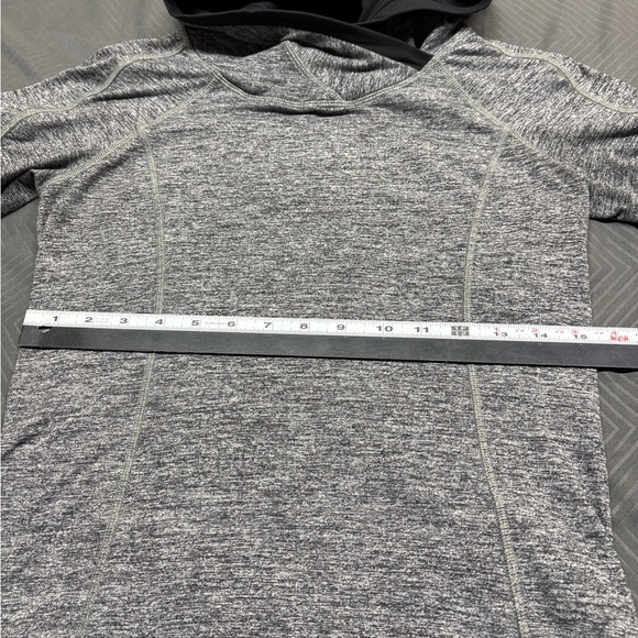 Lululemon Athletica Think Fast Gray Striped Women's Hoodie Size 6 - Picture 5 of 7